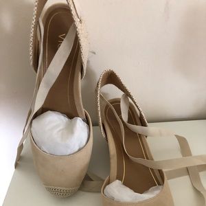 Vionic canvas wedges tie ankles NEW never worn